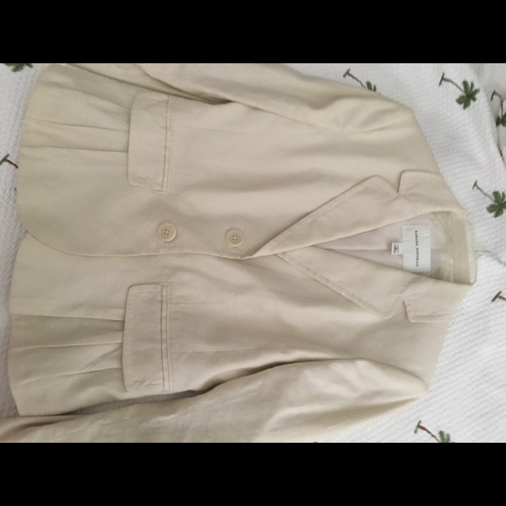 Suit - Picture 3 of 6